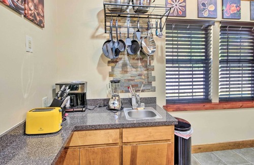 Newton Maison | Newton Home Away From Home in Rural Setting!