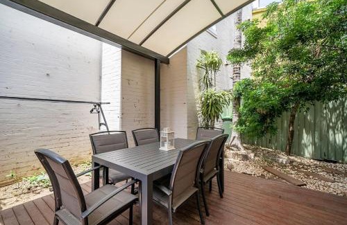 Newtown Maison | Newtown Nest - Chic Terrace Living off King Street