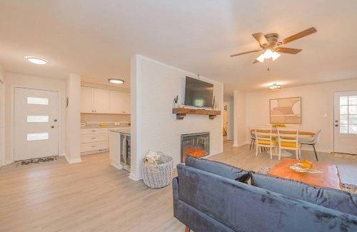 Central Newport News Maison | Next to CNU New Listing with Beautiful Finishes