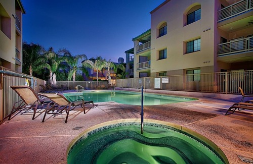South Scottsdale Copropriété | Piscine chauffée étincelante, bain à remous relaxant, à côté du golf, Emplacement privilégié, Plus