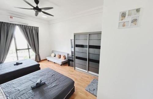 Taman Bukit Mewah Appartement | Next to Paradigm Mall Escape JB,3BR, Up to 10 Person,