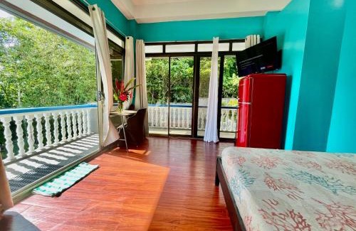 Koror Appartement | Ngermid Oasis - Studio W/Kitchenette & Pool View