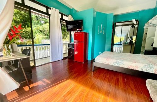 Koror Appartement | Ngermid Oasis - Studio W/Kitchenette & Pool View