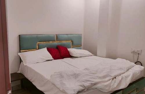 Varanasi Appartement | NGO Cottage For Family