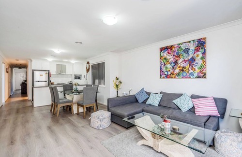 Moncrieff Maison | Ngunnawal 3 bedroom with Netflix and 100mbps Wifi