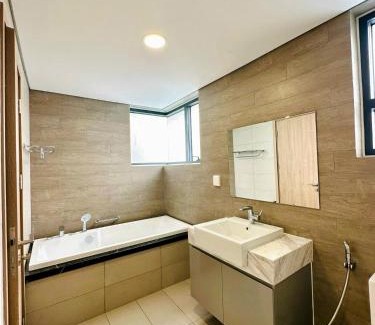 Tan Phu District Appartement | Nhà Của Trúc - 3PN Alnata Daimond Celadon City