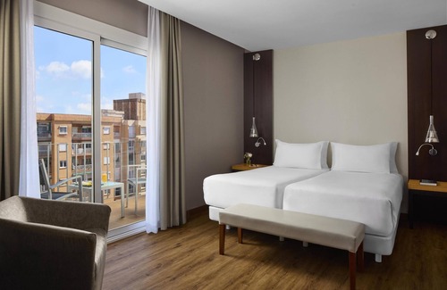 La Maternitat i Sant Ramon Hôtel | NH Barcelona Stadium
