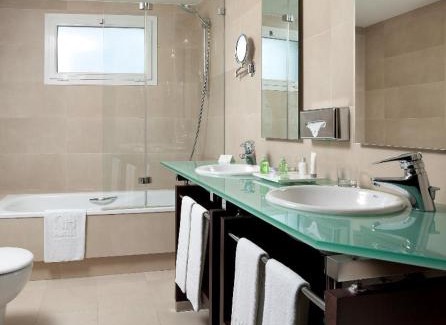 Lovaina Hôtel | NH Canciller Ayala Vitoria