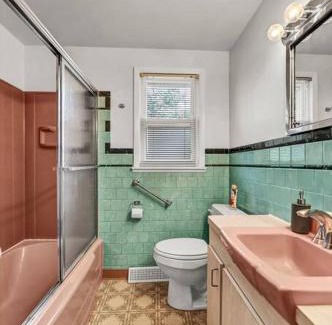 Cheektowaga Maison | Niagara Falls, Highmark, Buffalo Vacation House