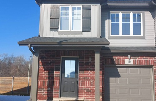 Thorold Maison | Niagara Sleeps 6 Cozy 3bed 3bath Near Falls