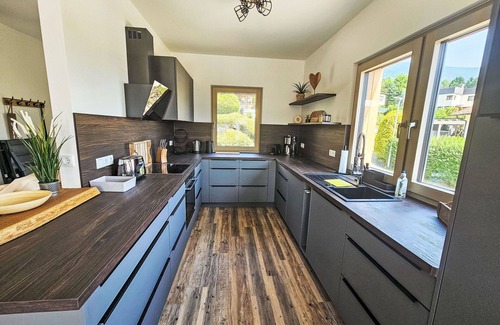 Tratten Maison | Bel appartement dans une maison de vacances avec WIFI, TV, terrasse et animaux admis
