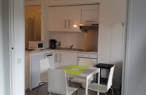 Boulouris-sur-Mer Appartement | NICE 2 ROOMS 3*** AIR CONDITIONED IN GROUND FLOOR WITH PRIVATE TERRACE AND POOL