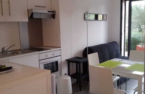 Boulouris-sur-Mer Appartement | NICE 2 ROOMS 3*** AIR CONDITIONED IN GROUND FLOOR WITH PRIVATE TERRACE AND POOL