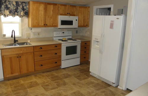 Black Horse Maison | Nice 3-bedroom Home with AC in Catalina