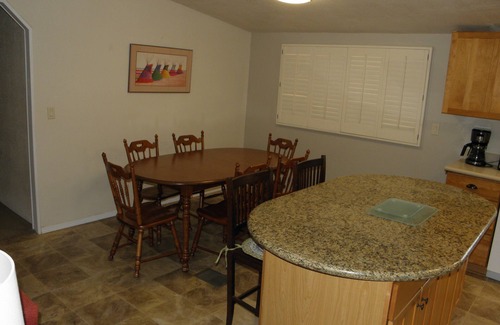 Black Horse Maison | Nice 3-bedroom Home with AC in Catalina