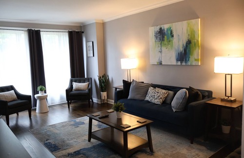 West Lawn Maison | Nice 3-bedroom house with AC in vibrant Chicago