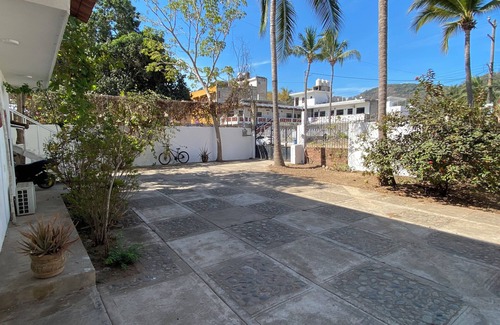Los Ayala Maison | Nice 4-bedroom house for 18 with WiFi and AC in beautiful Los Ayala near beach