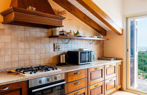 Borghetto Santo Spirito Villa | Nice apartment in villa for 5 people with pool, WIFI, A/C, balcony, pets allowed and parking