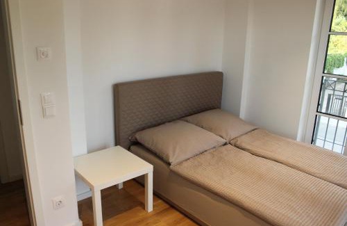 Solln Appartement | Nice and big Apartment for up to 10 people in a very good Location of Munich! Good for Oktoberfest!