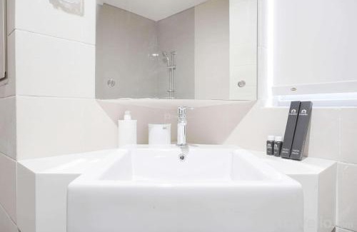 Ragunan Appartement | Nice and Comfort 2BR at Pejaten Park Apartment By Travelio