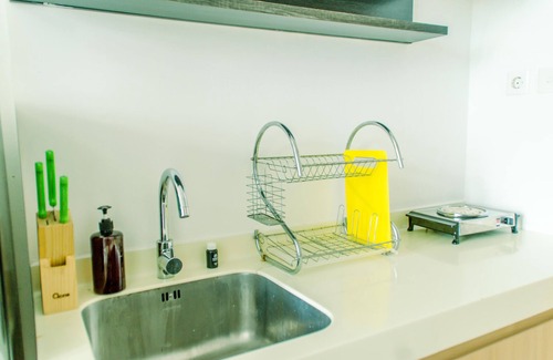 Cikokol Appartement | Nice And Cozy Studio At Tree Park City Apartment