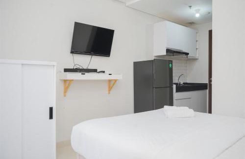 Ciputat Appartement | Nice and Modern Studio at Transpark Bintaro Apartment By Travelio