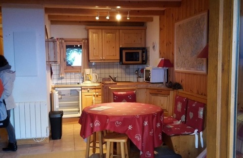 Les Contamines-Montjoie Appartement | Joli appartement de 35 m2 dans un beau chalet Savoyard ensoleillé