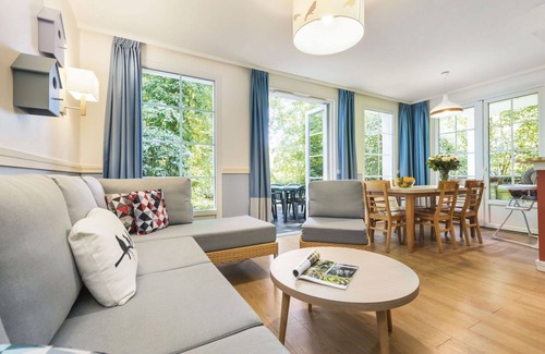 Neuville-sur-Ailette Maison | Nice apartment in villa for 6 people with WIFI, hot tub, pool, TV, terrace and parking