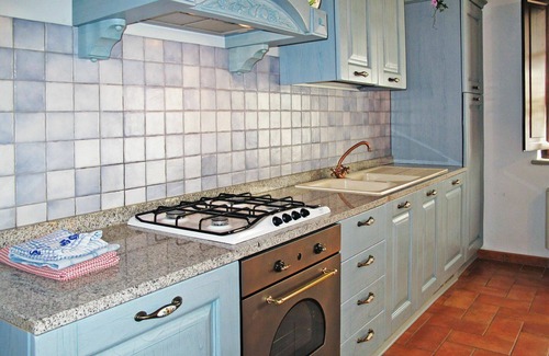 Rigutini Appartement | Joli appartement avec climatisation, WIFI, piscine, TV, patio, animaux admis et parking