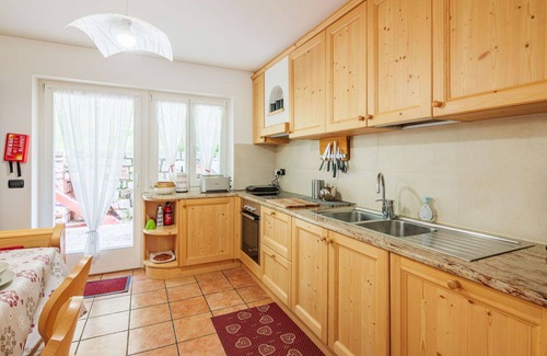 Canazei Appartement | Bel appartement pour 6 personnes avec TV et balcon