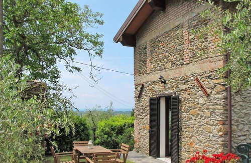 Massa Villa | Bel appartement dans une maison de vacances pour 4 personnes avec WIFI, TV et parking