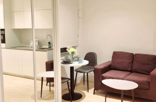 Loxford Maison | NICE APARTMENT CLOSE TO ILFORD STATION Free Wi-Fi & Netflix
