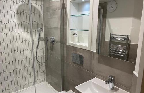 Loxford Appartement | Nice Apartment Close to Ilford Station , NETFLIX AND WI-FI FREE