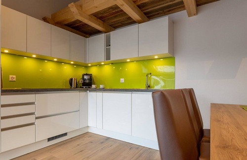 Saas Almagell Appartement | Agréable appartement pour 7 personnes avec bain à remous, WIFI, TV, balcon et parking
