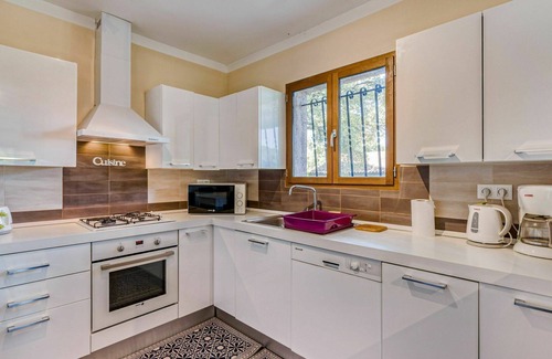 Pietroso Appartement | Joli appartement avec piscine, WIFI, climatisation, TV, patio, animaux admis et vue panoramique