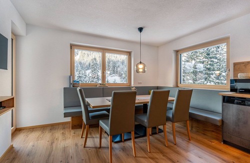 See Appartement | Joli appartement pour 14 personnes avec WIFI, TV et terrasse