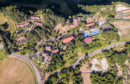 Marradi Appartement | Agréable appartement pour 2 personnes avec piscine, WIFI, TV, animaux admis et vue panoramique
