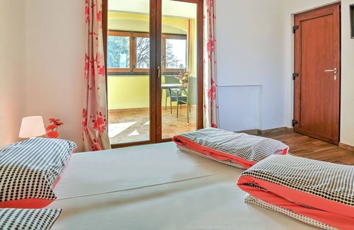 Tar-Vabriga Appartement | Nice apartment for 2 guests with pool, WIFI, A/C, TV, pets allowed and parking