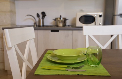 Vernole Appartement | Confortable appartement pour 2 personnes avec climatisation, WIFI, TV et animaux admis