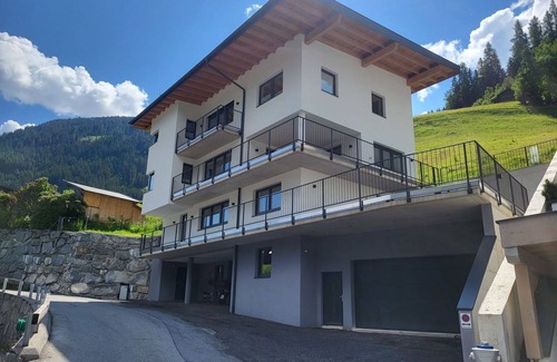 See Appartement | Joli appartement pour 2 personnes avec WIFI, TV, balcon et parking