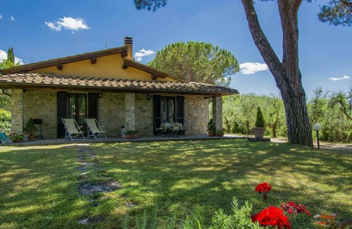 Bucine Appartement | Confortable appartement pour 4 personnes avec piscine, WIFI, TV, terrasse et animaux admis