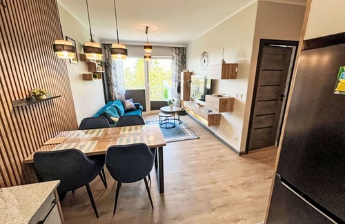 Gaski Appartement | Agréable appartement pour 4 personnes avec piscine, bain à remous, WIFI, TV et balcon