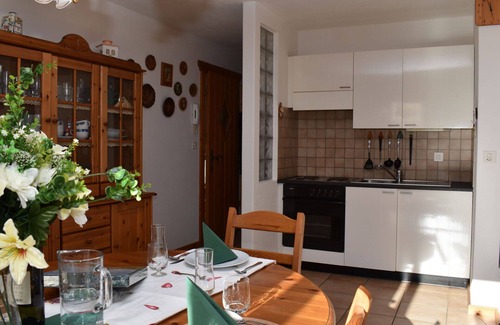 Airolo Appartement | Bel appartement pour 4 personnes avec WIFI, TV, patio, vue panoramique et parking
