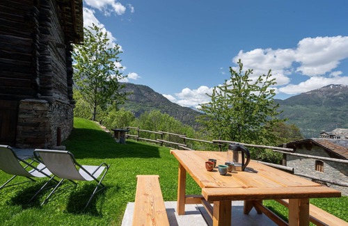 Introd Appartement | Confortable appartement pour 4 personnes avec WIFI, TV et parking