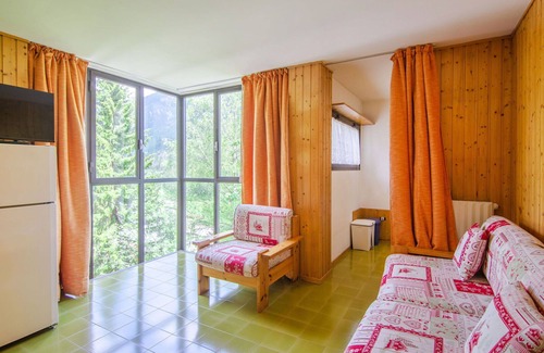 Mazzin Appartement | Confortable appartement pour 4 personnes avec TV, balcon et parking