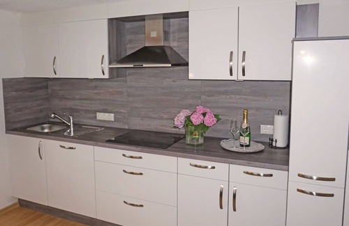 Wenns Appartement | Joli appartement pour 4 personnes avec WIFI, TV, patio, animaux admis et parking