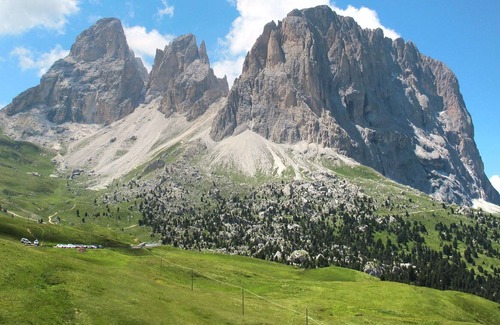 San Giovanni di Fassa Appartement | Confortable appartement pour 5 personnes avec WIFI, TV, balcon et parking