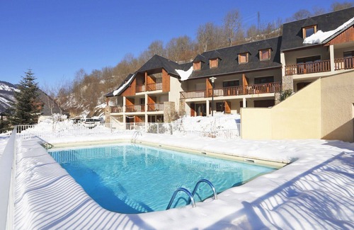 Peyragudes Appartement | Nice apartment for 5 guests with pool, WIFI, TV, terrace, pets allowed and parking