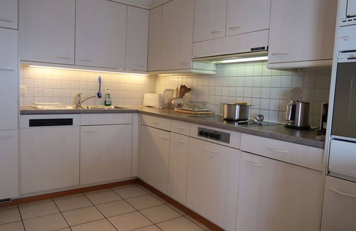 Montreux Appartement | Joli appartement pour 5 personnes avec WIFI, TV, balcon, animaux admis et vue panoramique