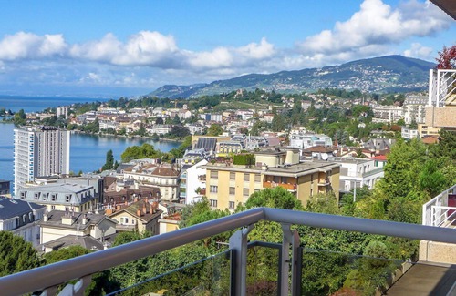 Montreux Appartement | Joli appartement pour 5 personnes avec WIFI, TV, balcon, animaux admis et vue panoramique